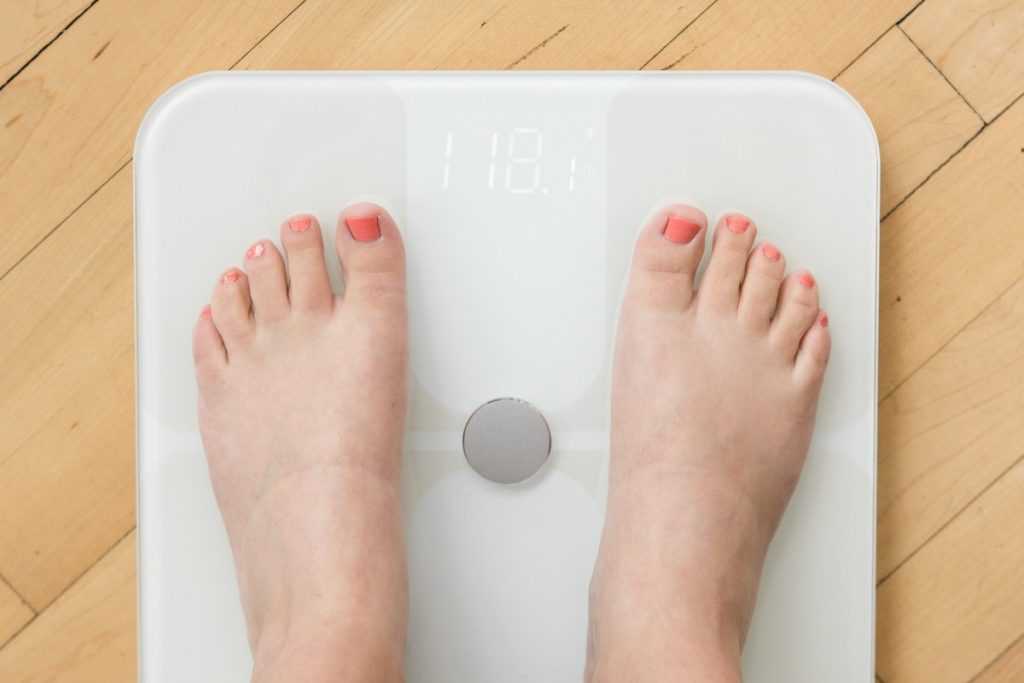 Напольные весы – прибор без которого многие люди следящие за своим здоровьем и красотой не могут представить свою жизнь По понятным причинам основным параметром