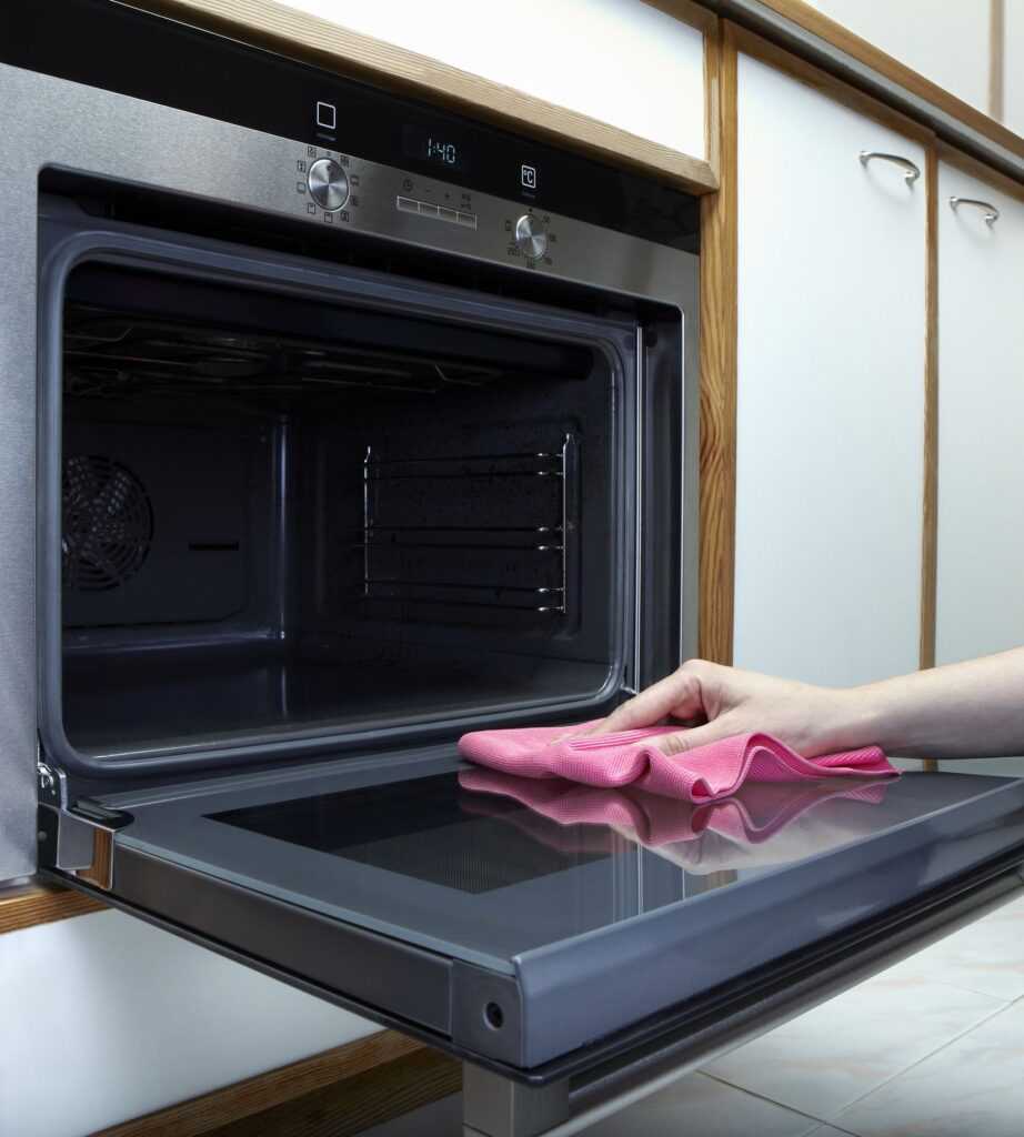 Как очистить духовку: обзор эффективных средств и методов