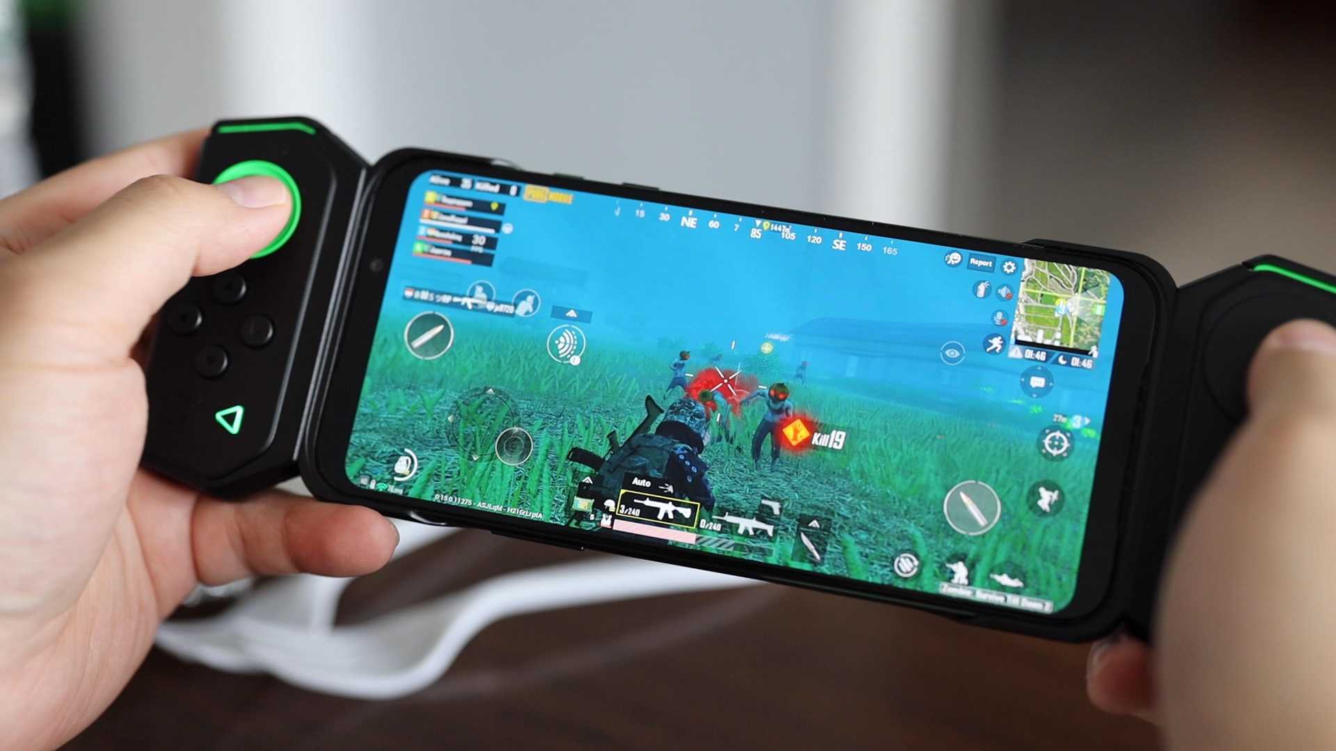 Лучшие смартфоны 2023 года до 30000 рублей. Xiaomi Black Shark 2. Игровой Сяоми Блэк Шарк. Игровой смартфон Xiaomi Black Shark 3. Игровой смартфон 2020 Xiaomi Black Shark 2 128 ГБ.