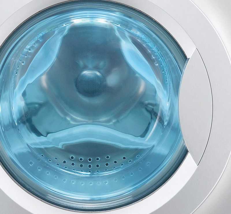 На территории РФ в продажу поступила мощная стиральная машина Whirlpool Emperor с технологией Ozone (бережное удаление запахов и бактерий) Модель доступна в двух