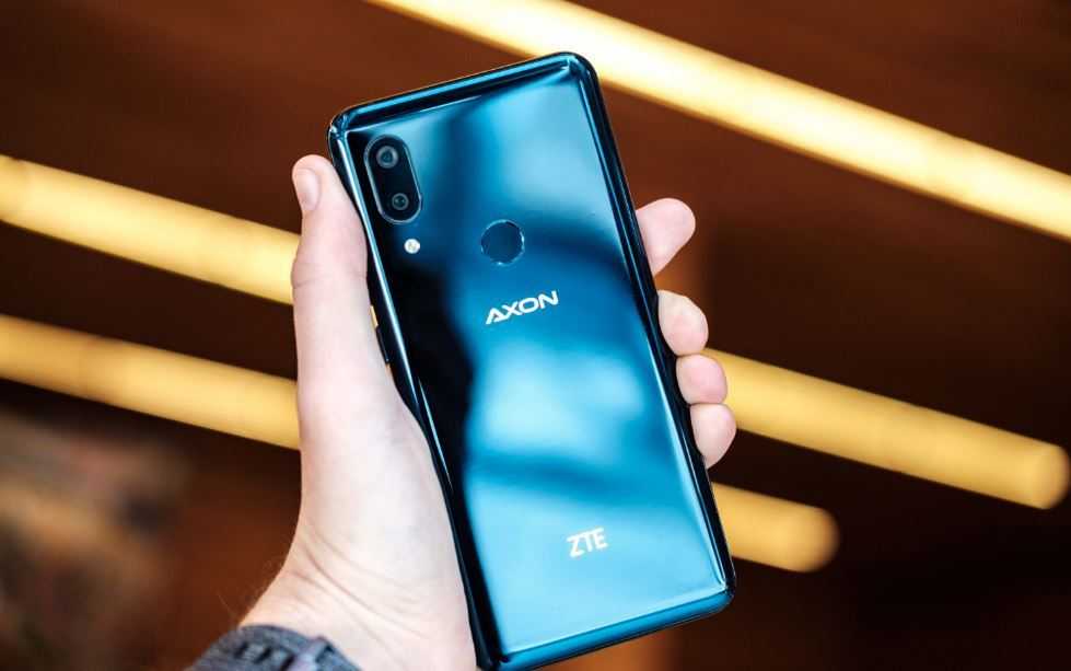 Итальянское издание Notebookitalia опубликовало в сети концепт-рендеры смартфона Axon S По всей видимости компания ZTE планирует выпустить новинку вместе с Axon 10 Pro