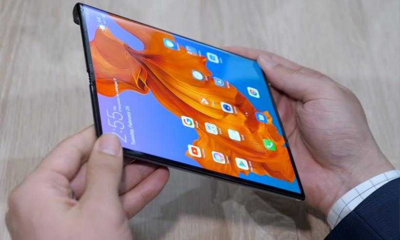 Многих поклонников компании Huawei сильно взволновали слухи о возможном переносе даты презентации складного смартфона Mate X Из-за санкций наложенных США в отношении