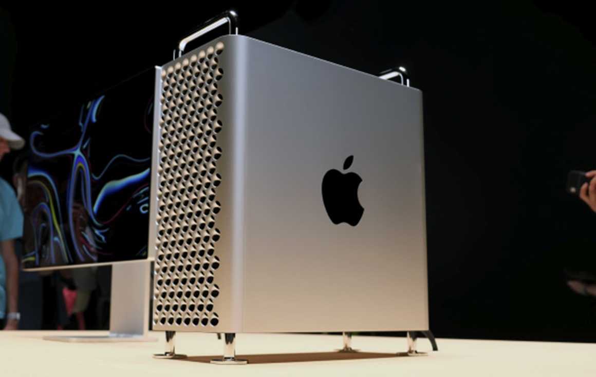 Apple teleport купить. Apple Mac Pro 4. Корпус Mac Pro 1.1. Mac Pro на 4 ТБ. Компьютер за 1000000 рублей Эппл.