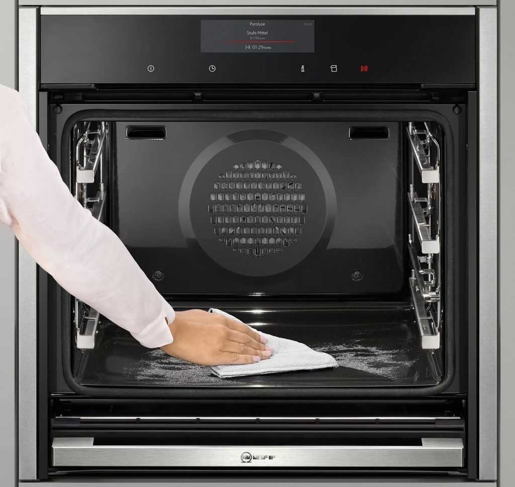 Как отмыть духовку быстро и без усилий: проверенные средства