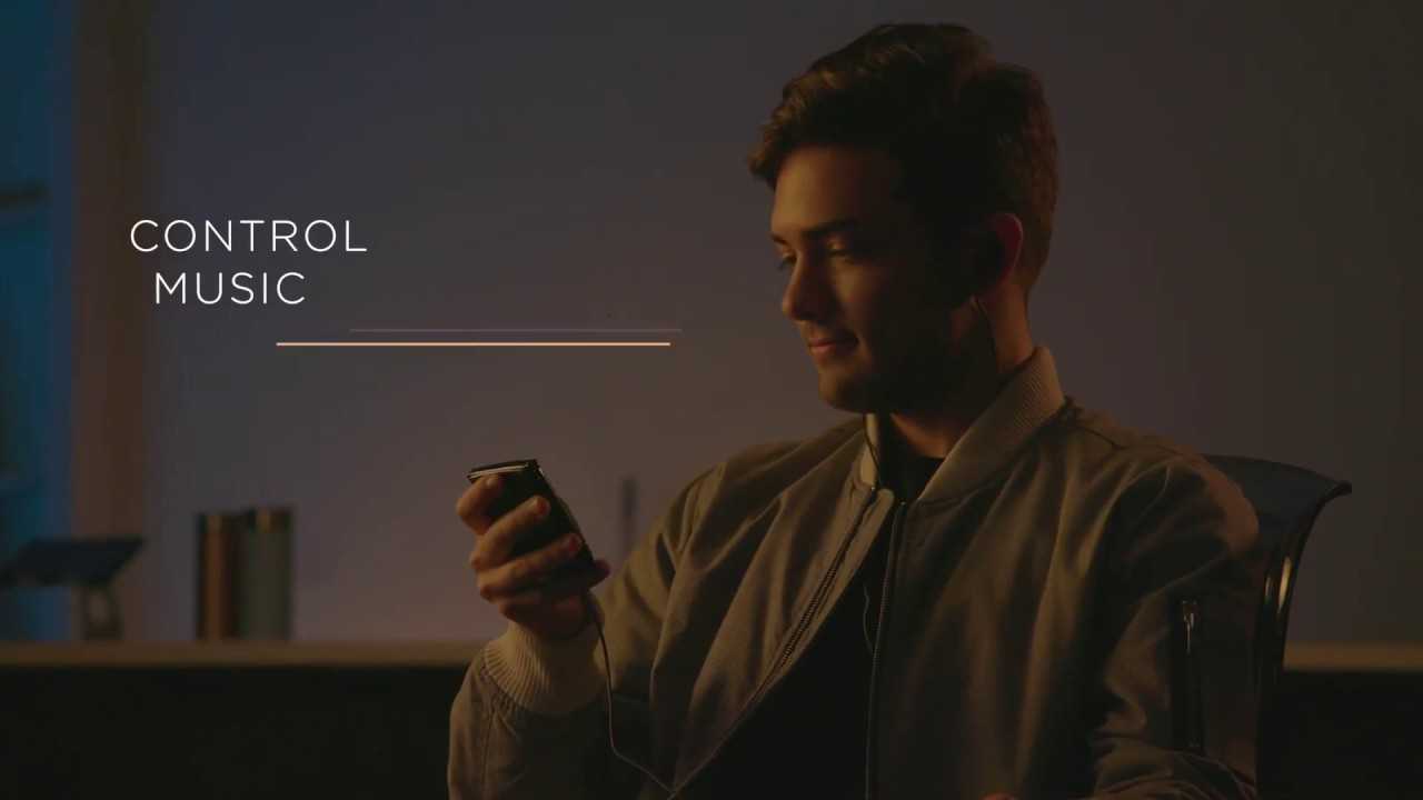 Motorola воскресила легендарную «раскладушку» razr. теперь она с гибким экраном. видео